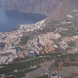 los-ngeles-25-puerto-de-santiago-38683.in-canary-islands.com/